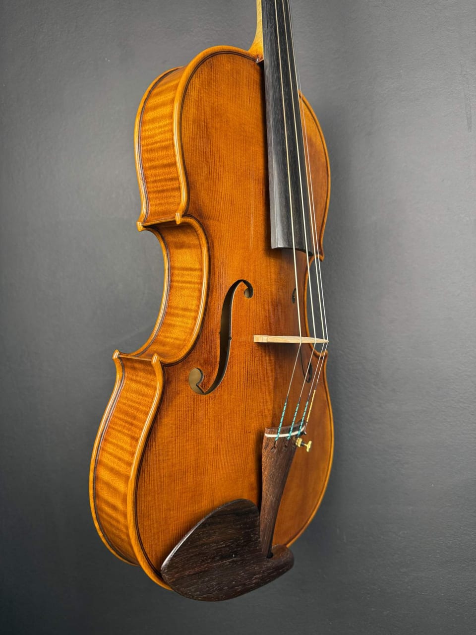 Master viola No. 123 — Stradivari model