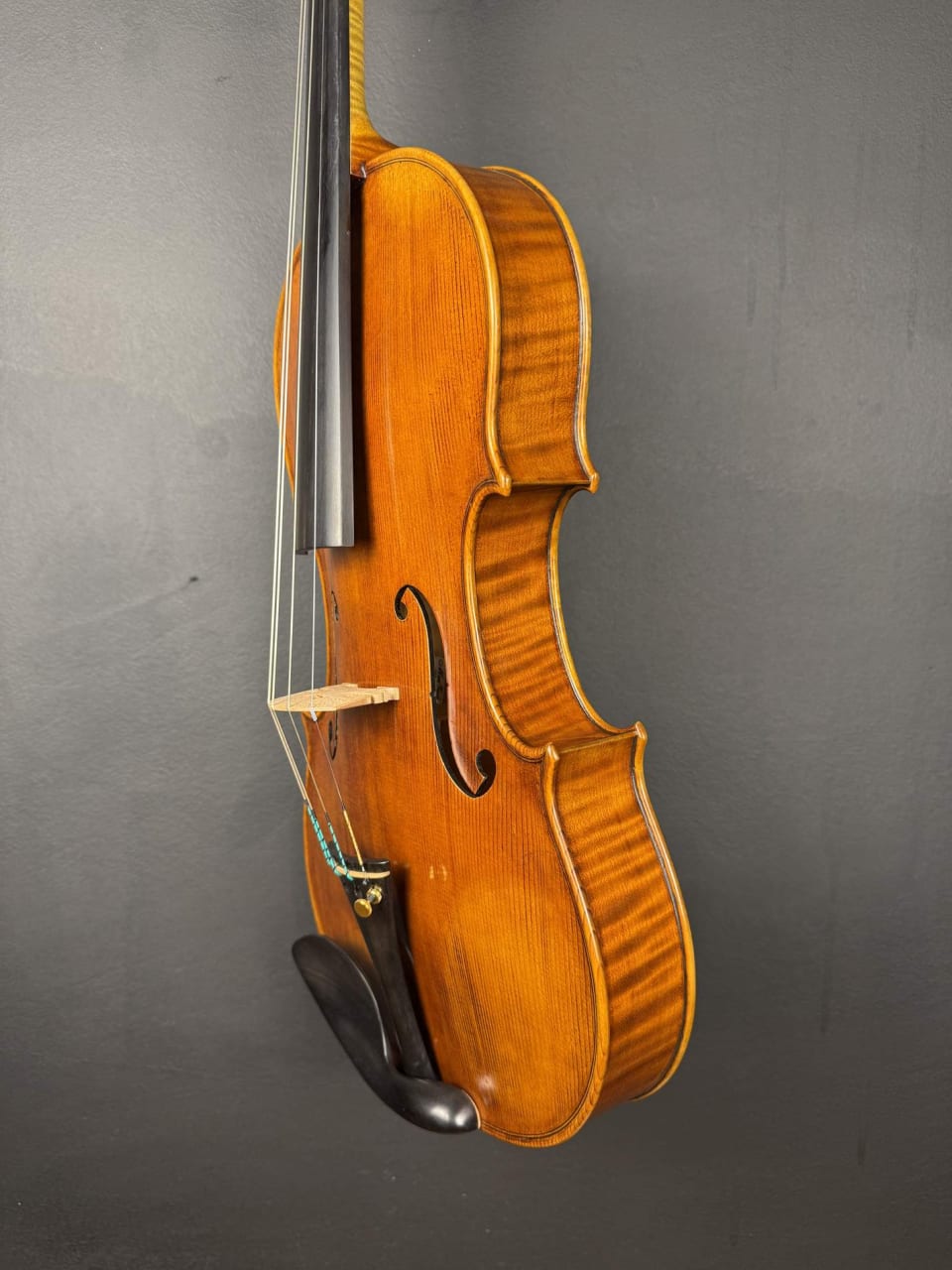 Master viola No. 131 — Guarneri model